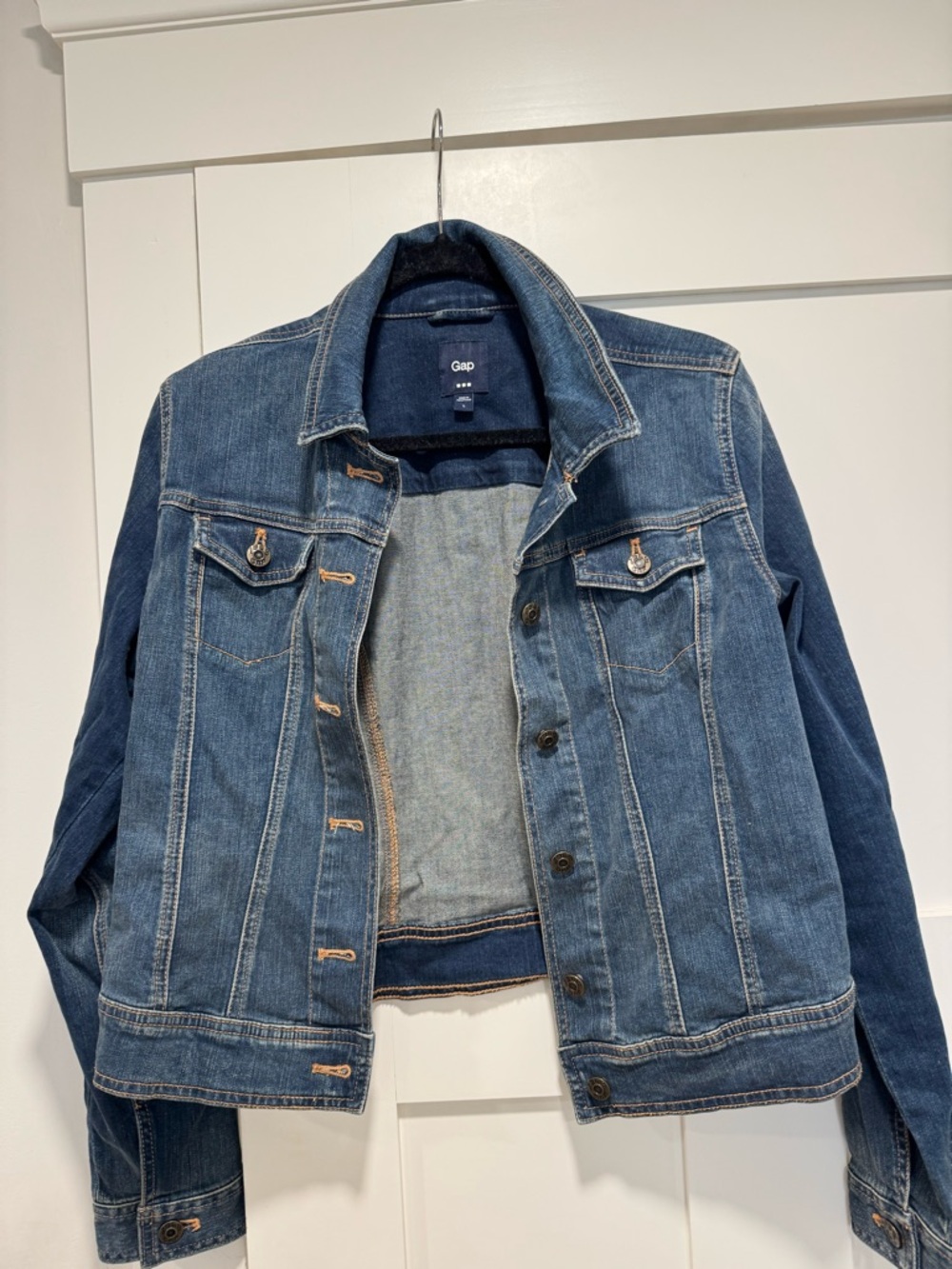 GAP women large Blue Denim Jacket